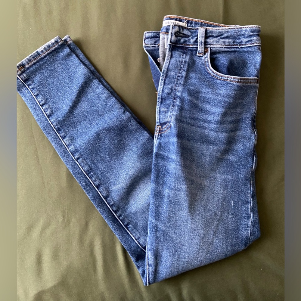High waisted capri skinny jeans